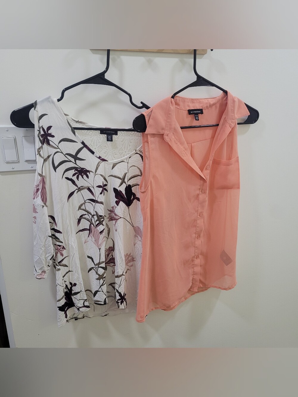 2pack le chateau Peach Coral Sleeveless Button-Down Top + White Floral Cotton